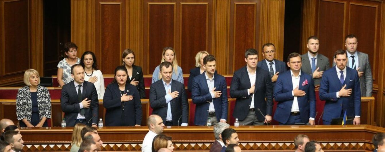В Кабмине назвали зарплаты всех министров. Кто из чиновников зарабатывает больше