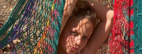 "На неї чекає моделінг": Полякова показала, як молодша донечка позувала на пляжі