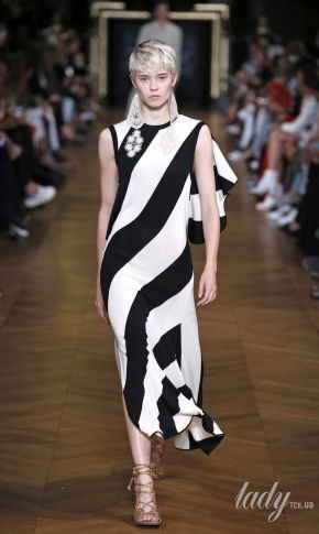 Принт "полоска" и ажурный край: коллекция Stella McCartney сезона весна-лето 2020