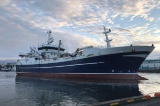 В Охотском море произошел пожар на рыболовецком судне