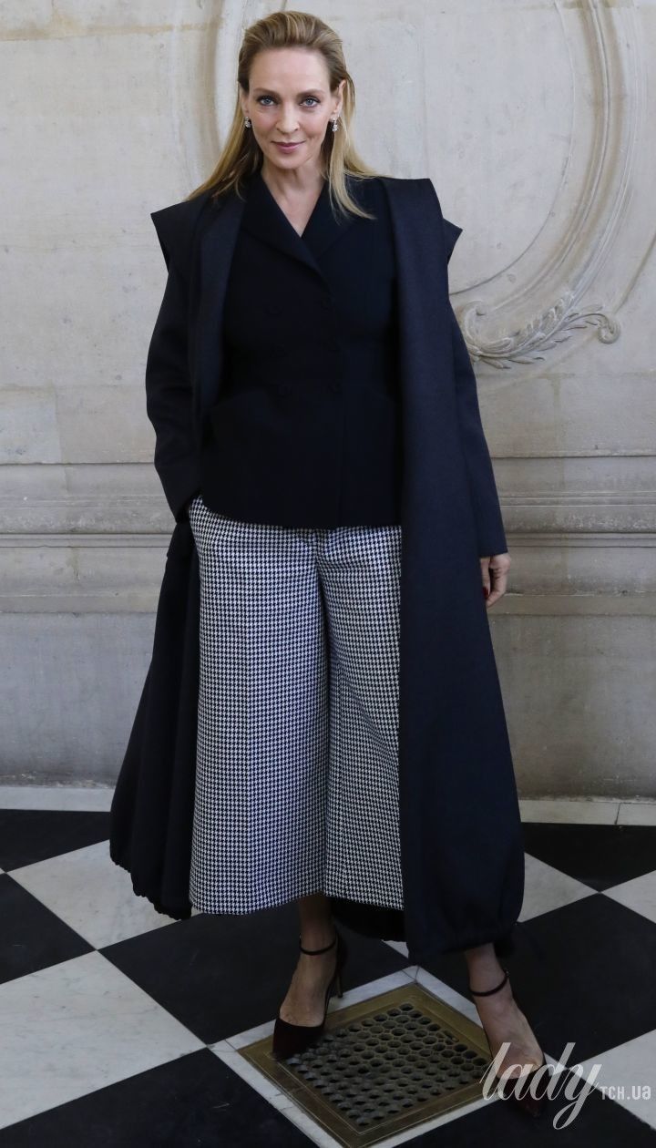 У кюлотах Dior і в компанії сина: Ума Турман на модному шоу в Парижі