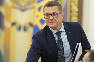 Подарок за 15 тысяч гривен: НАПК не проверяет возможное нарушение закона Бакановым на юбилее Суркиса