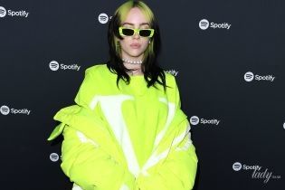 В неоново-салатовом луке от Valentino: яркая Билли Айлиш на тусовке в Лос-Анджелесе