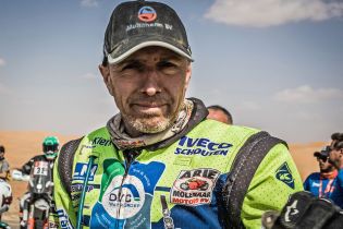 Победитель Dakar Rally умер после падения на трассе