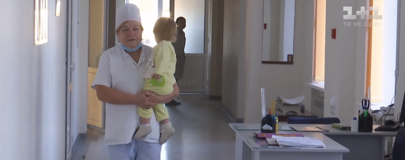 В промышленной зоне Луцка пьяные родители "забыли" полуторагодовалую дочь