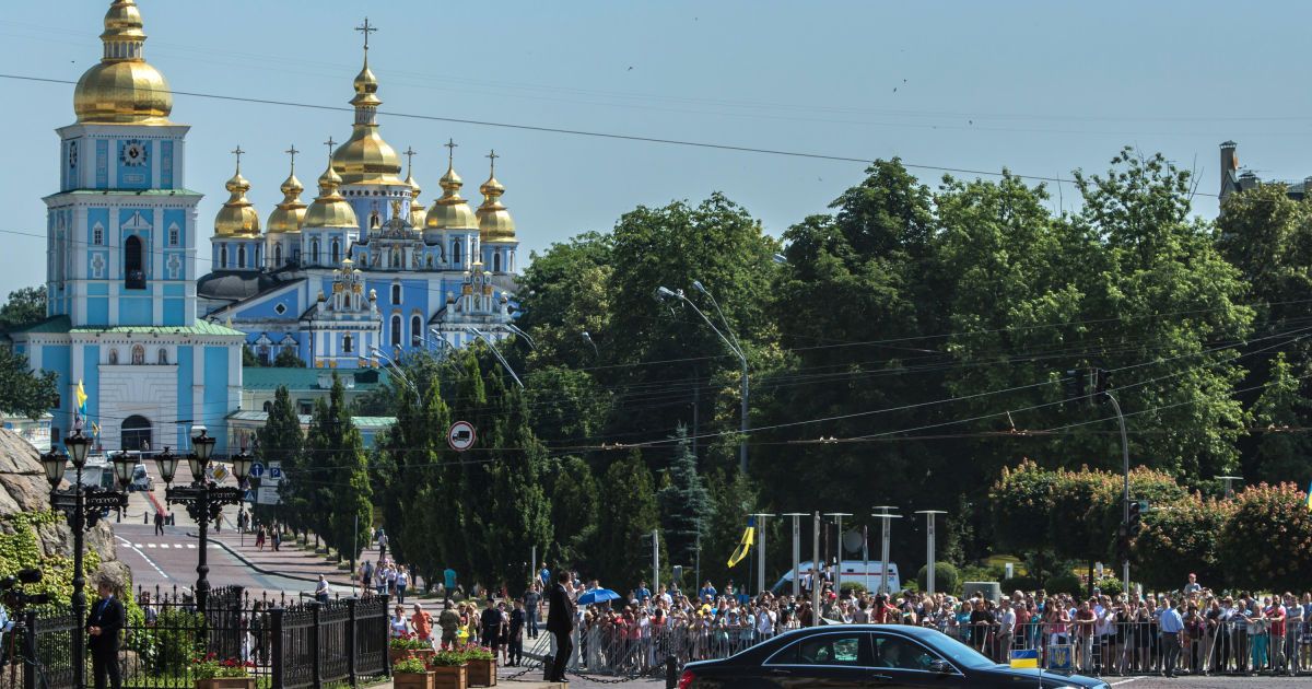 Рада попросила Вселенского патриарха предоставить автокефалию православным Украины
