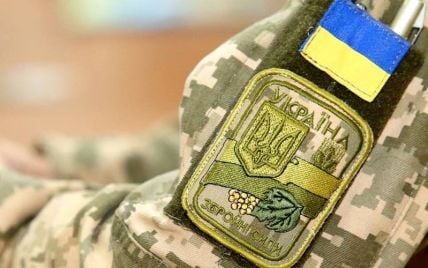 На Виннитчине в ТЦК мужчина напал с ножом на работника военкомата: пострадавший в реанимации