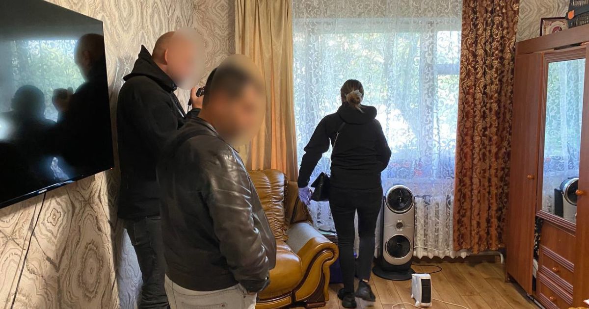 На Київщині затримано аферистів, які ошукали волонтерку