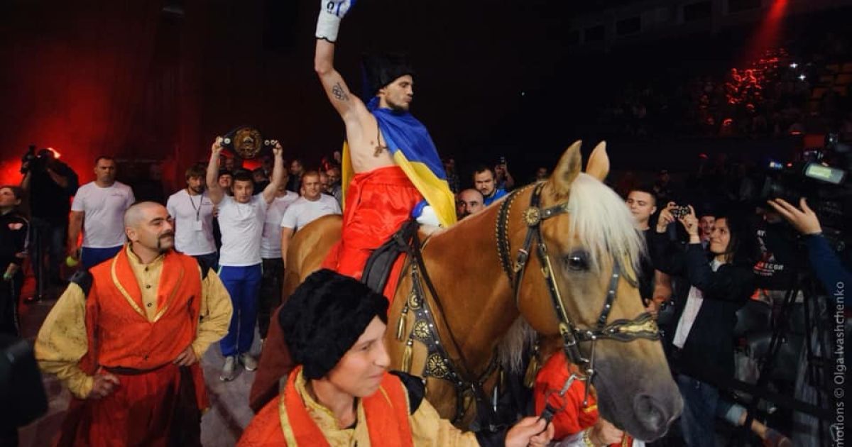 Берінчик - Чанієв: де дивитися та ставки букмекерів на чемпіонський бій українця проти росіянина