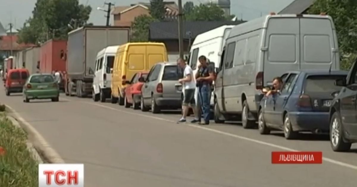 На границе скопилось более полутысячи авто из-за забастовки польских пограничников