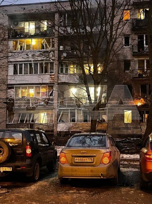 У Санкт-Петербурзі дрон врізався у житловий будинок / Фото: Baza / ©