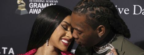 Грайлива Cardi B у картатій мініспідниці еротично потерлася сідницями об чоловіка