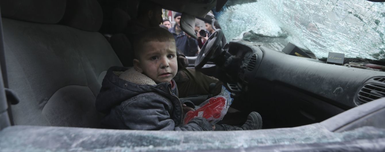 У бійні за Ідліб ударів зазнали школи та лікарні. Загинули щонайменше 20 мирних мешканців