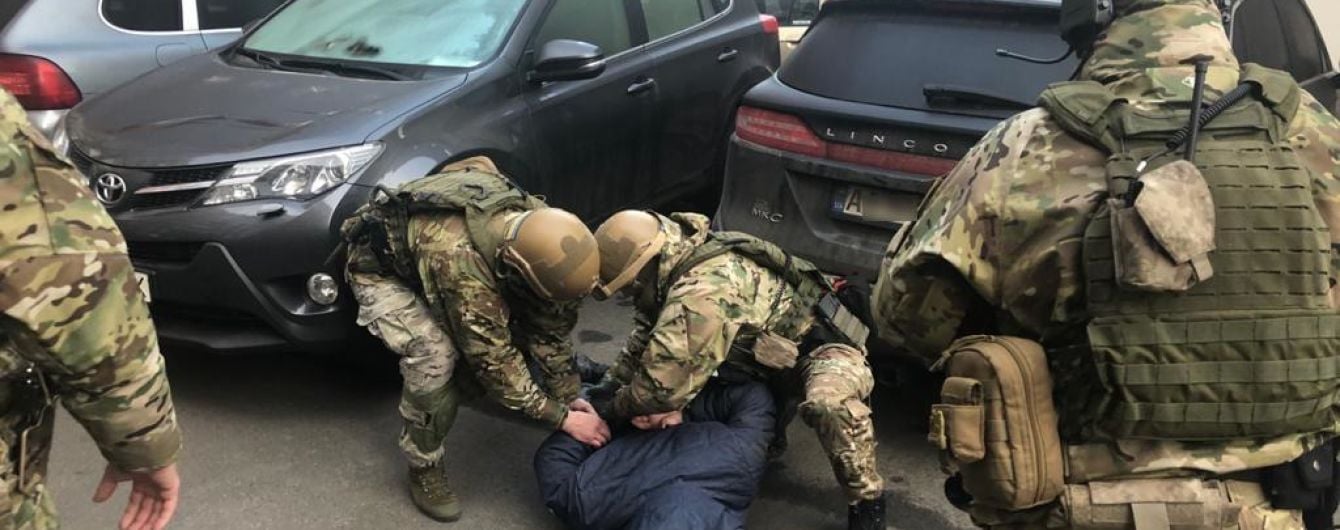 Підозрюваний у вбивстві Окуєвої обманом отримав українське громадянство - поліція