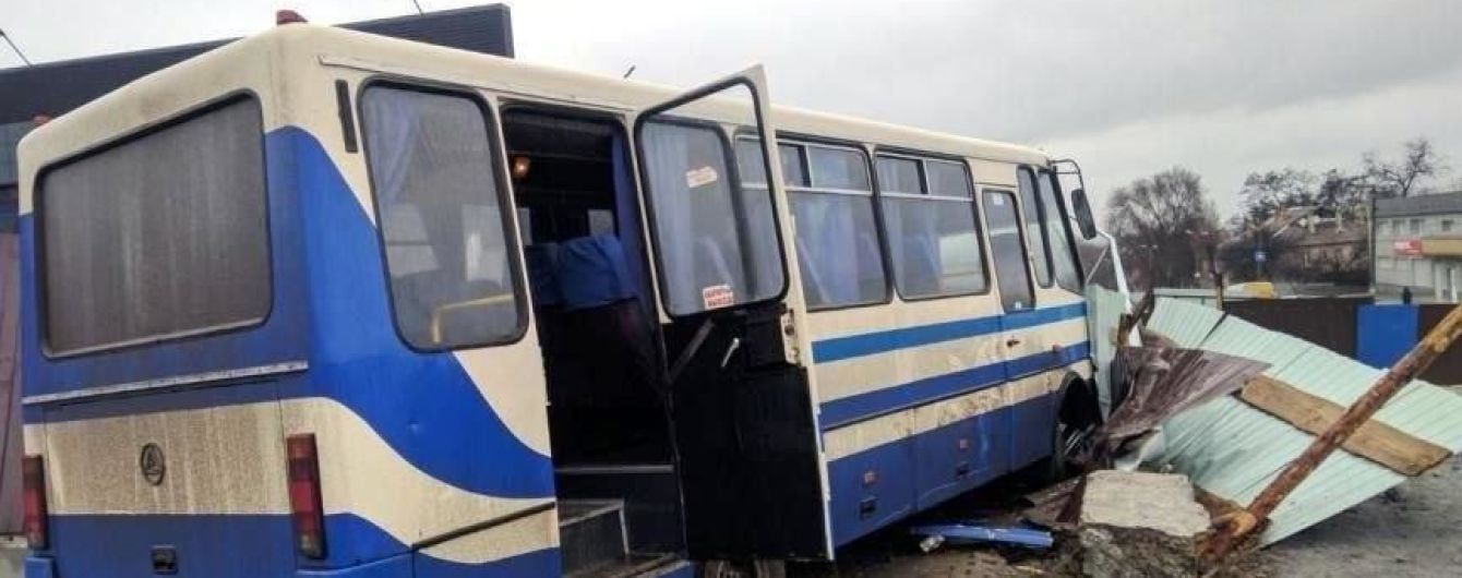 На Днепропетровщине водитель школьного автобуса умер за рулем