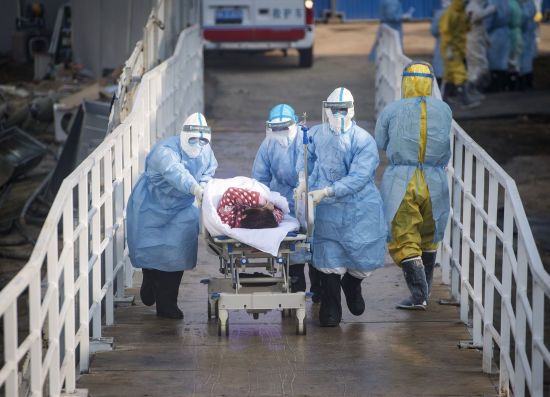 У Китаї через коронавірус уже померли понад 600 людей. Ще майже п'ять тисяч перебувають у тяжкому стані