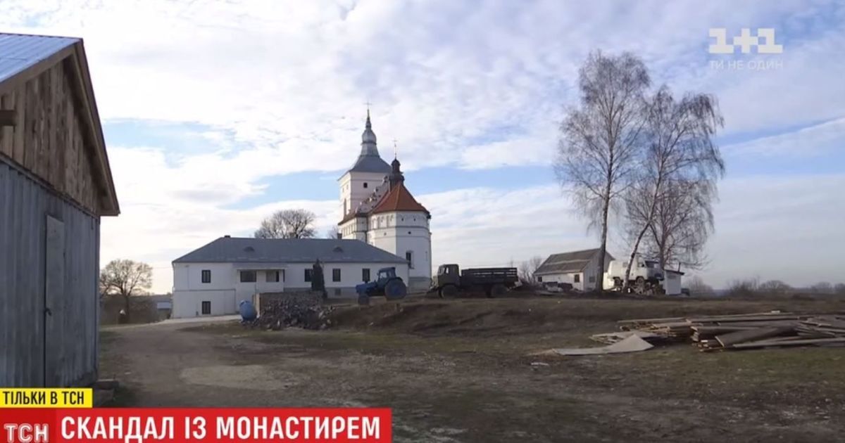 Підозрілі монахи та батюшка на умовному терміні. На Тернопільщині селян непокоїть монастир УПЦ МП
