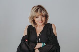 В українському перекладі вийде книжка "Г’юстон, у нас проблеми" відомої польської письменниці Катажини Ґрохолі