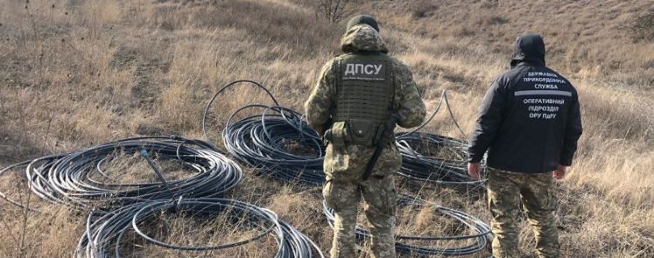 Із Придністров'я до України нелегально підземними трубами перекачували спирт