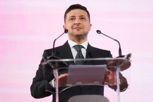 Зеленский вручил стартапам грантов на девять млн гривен