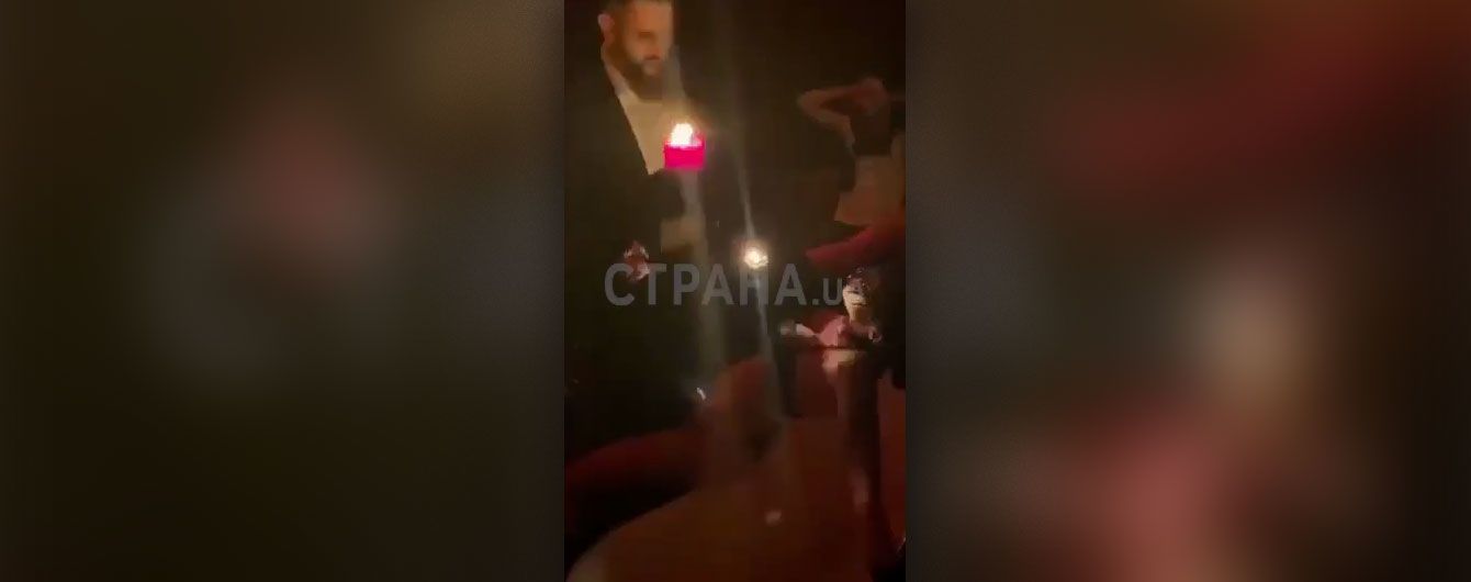 СМИ опубликовали видео, на котором Нефедов танцует с полуобнаженными девушками