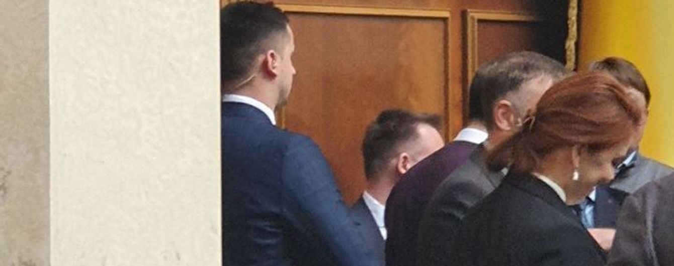 У президії Ради помітили озброєну людину. Стефанчук доручив Регламентному комітету з’ясувати ситуацію