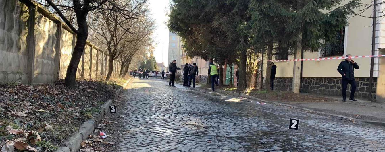 Правоохоронці кваліфікували стрілянину у Мукачеві як замах на подвійне вбивство