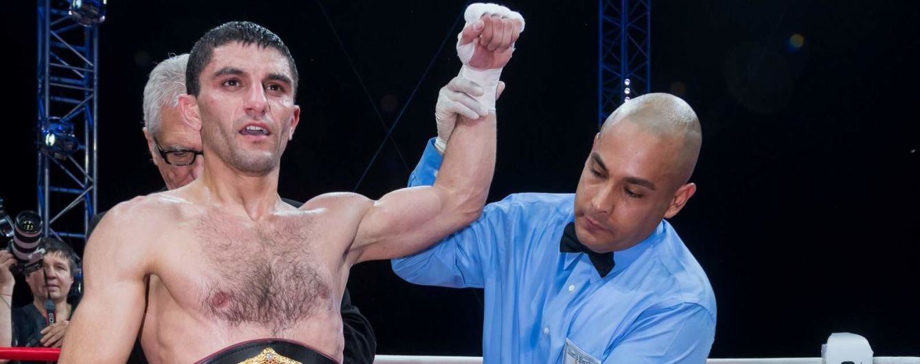 Далакян со сломанной рукой в четвертый раз защитил чемпионский титул WBA