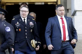 Трамп без объяснений уволил брата-близнеца ключевого свидетеля в деле импичмента