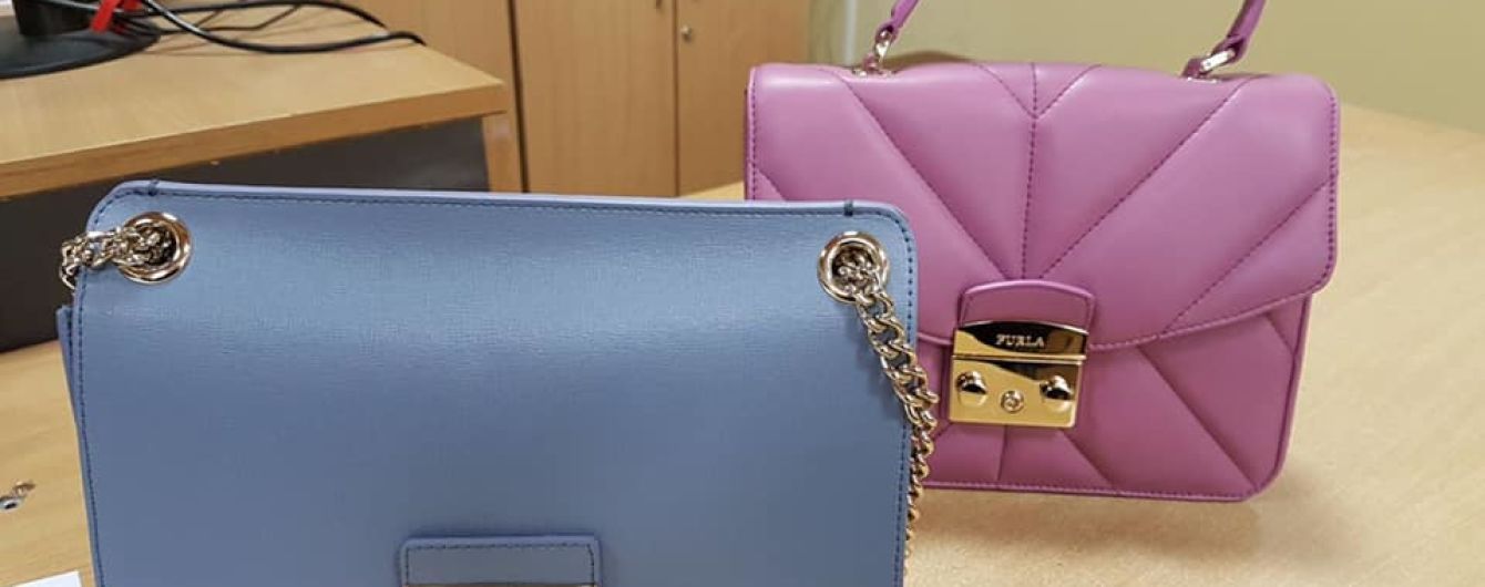 Сумки Furla та черевики від Hugo Boss: на Закарпатті вилучили 162 кг елітного взуття та аксесуарів
