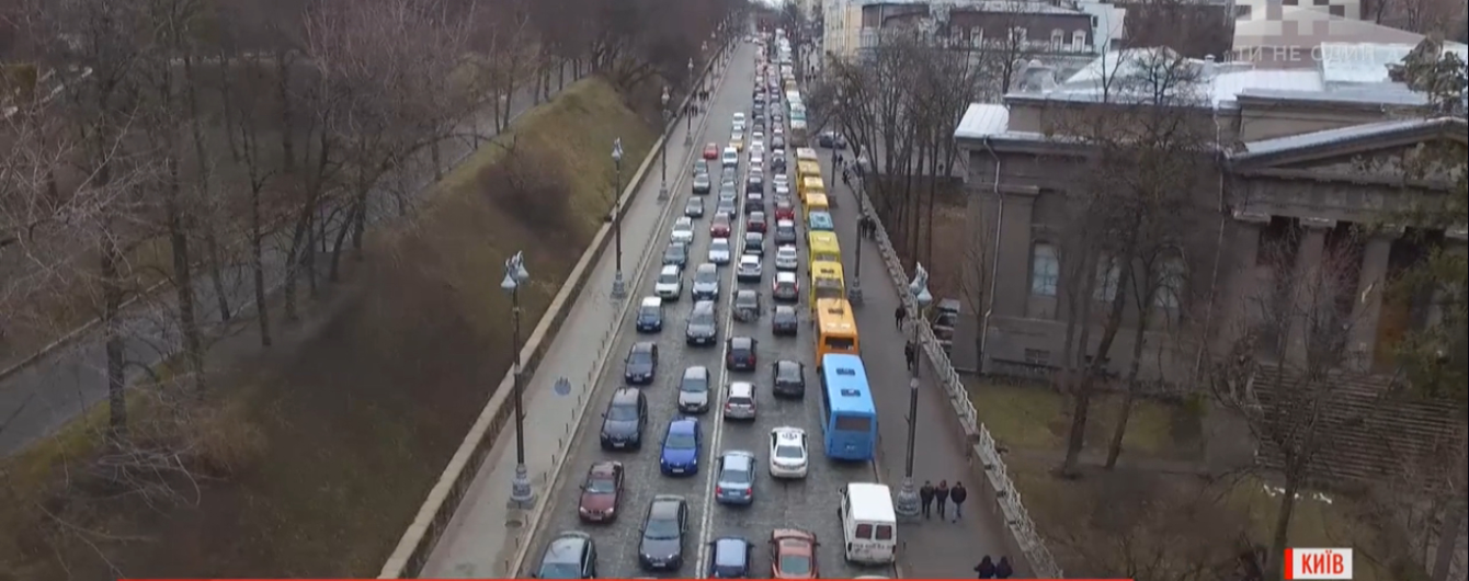 Перевозчики устроили масштабный пикет под Кабмином. Полный список требований