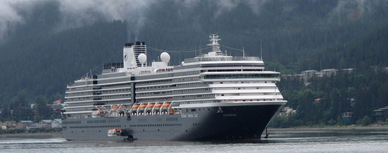 Круизному судну Westerdam после отказа четырех стран из-за опасения коронавируса разрешили зайти в порт