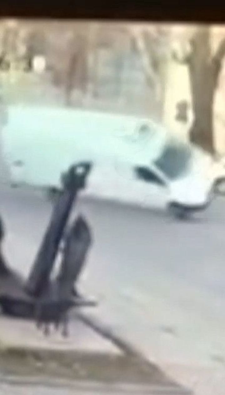 Троє людей отримали травми внаслідок зіткнення п'ятьох автівок в Одесі