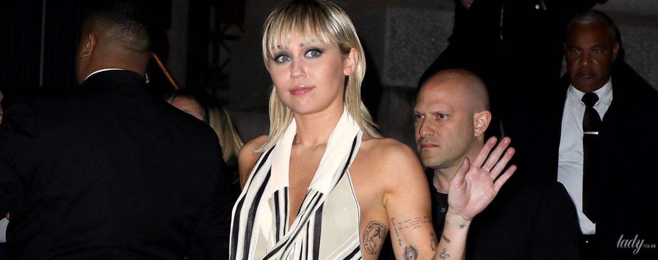Прийшла майже голою: Майлі Сайрус відвідала шоу Marc Jacobs в Нью-Йорку