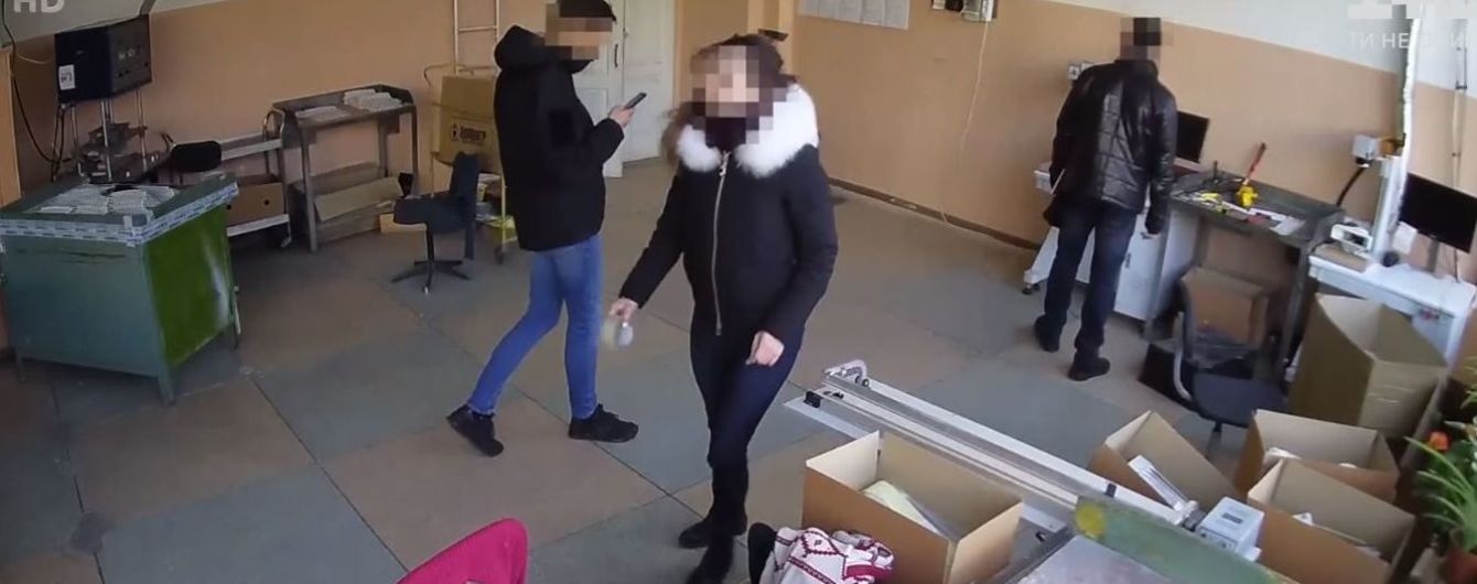 В Одесі копи під час обшуку обікрали підприємство, на якому працюють люди з вадами зору