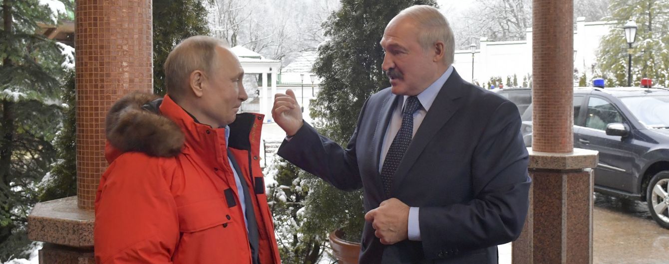 Лукашенко заявил о намеках Кремля присоединить Беларусь к России