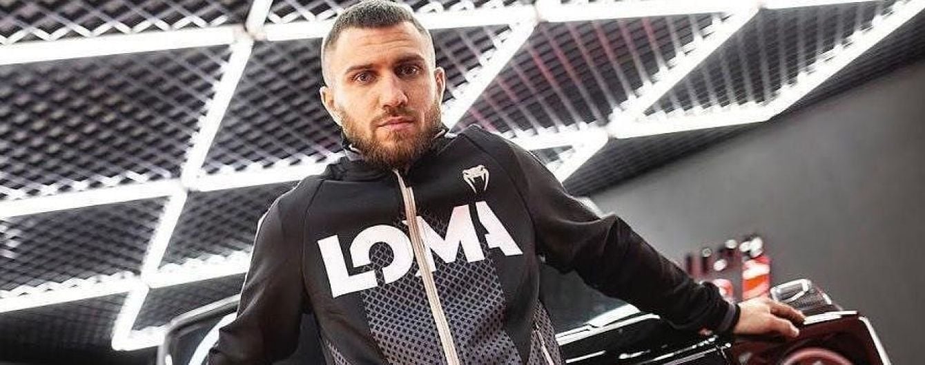 "Погнал за скальпом Лопеса". Ломаченко эффектно подрифтовал на автогонках