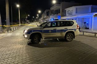 На кипрском курорте киллер из автомата обстрелял кафе и ранил четырех человек