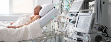 В Александровской больнице Киева впервые провели операцию по вживлению механического сердца