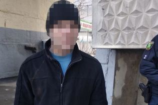 У Харкові чоловік до смерті забив свою матір палицею