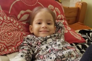 3-летняя Арина нуждается в немедленной помощи