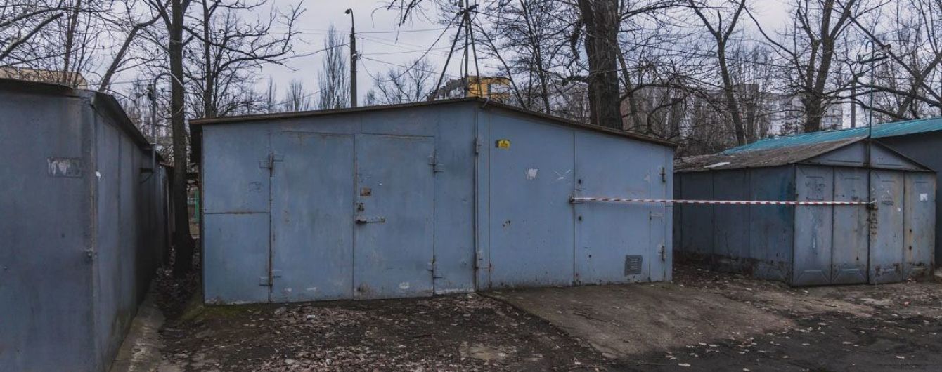 В Днепре среди гаражей нашли 15-летнюю девушку без сознания. Ее избил и оставил умирать парень