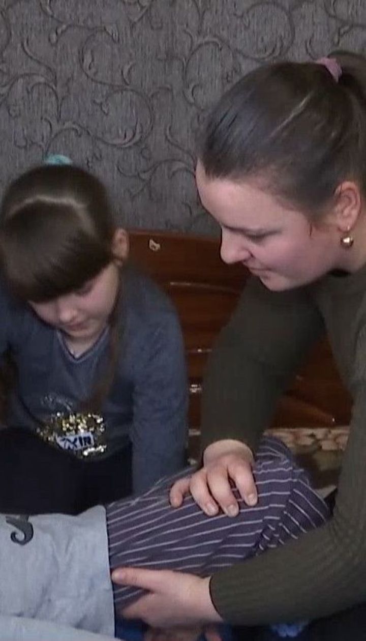Родина, яка повернулась із Китаю, зачинилась у хаті на карантин через паніку односельців