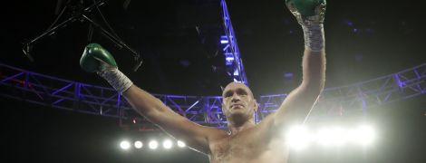 Ф'юрі заспівав пісеньку про Вайлдера на чемпіонській вечірці після бою