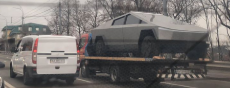 Tesla Cybertruck в Киеве? Невероятный электропикап сняли в столице