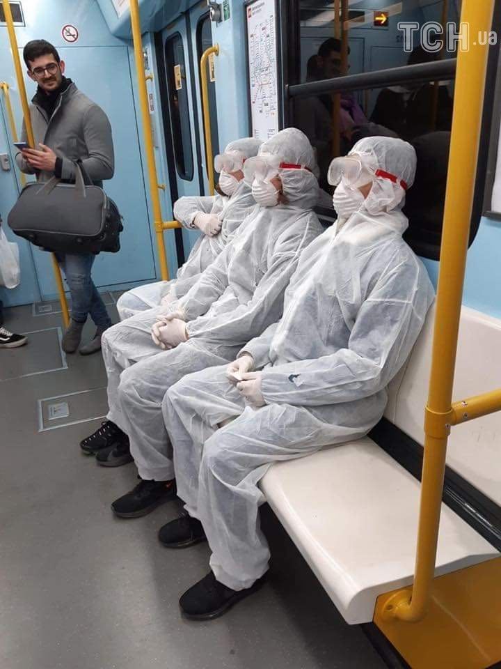 італійці в Метро