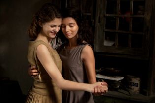HBO анонсували продовження серіалу "Моя геніальна подруга" екранізації роману Елени Ферранте. Відео
