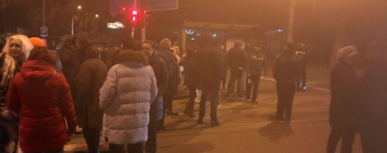 Последствия урагана: в Одессе люди перекрывали дороги из-за обесточивания