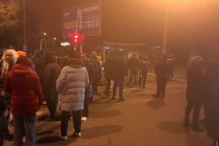 Наслідки буревію: в Одесі люди перекривали дороги через знеструмлення