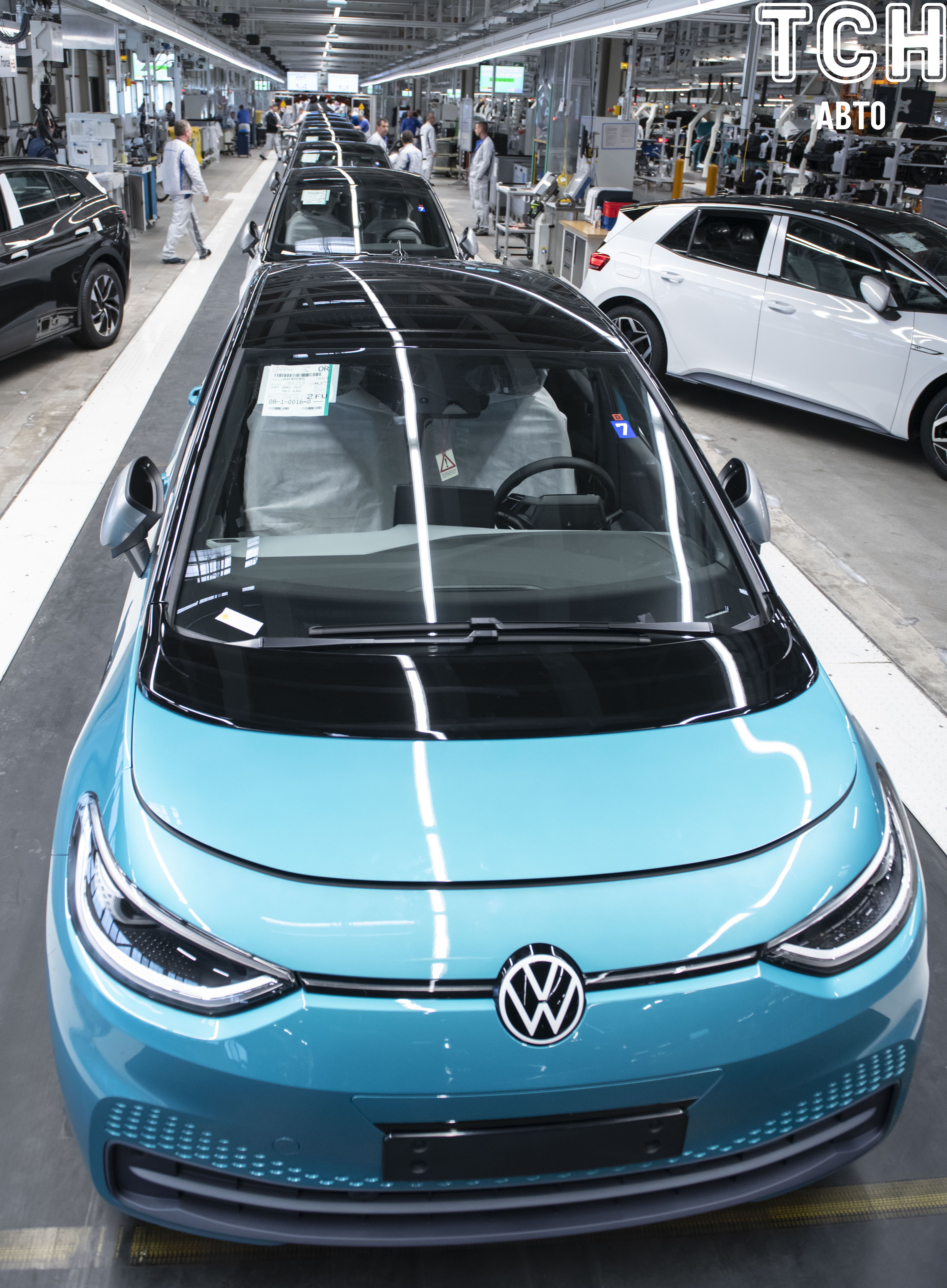 Процес збирання авто на заводі Volkswagen_12